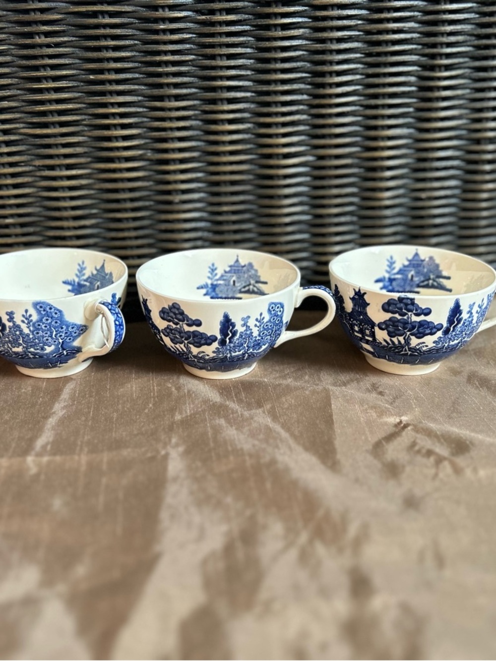 Blue Willow Porcelain Teacup - Classic Blue Pattern
